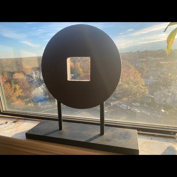 I Ching Coin in stand - Picture 2 of 5